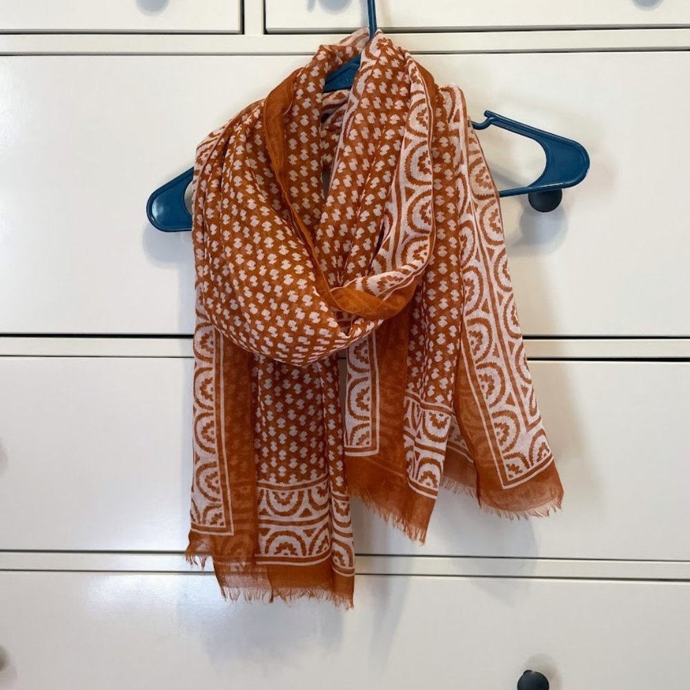 Lightweight scarf